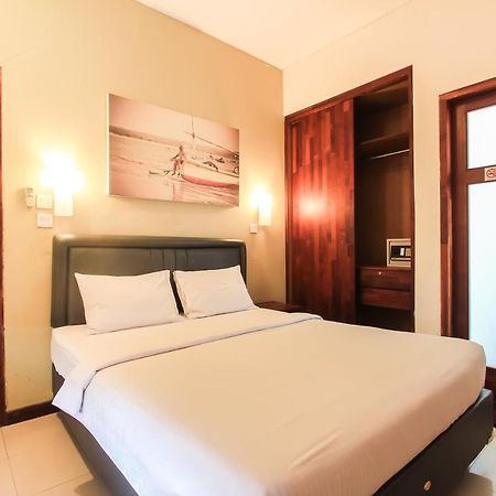 Kuta Legian Inn Exterior photo